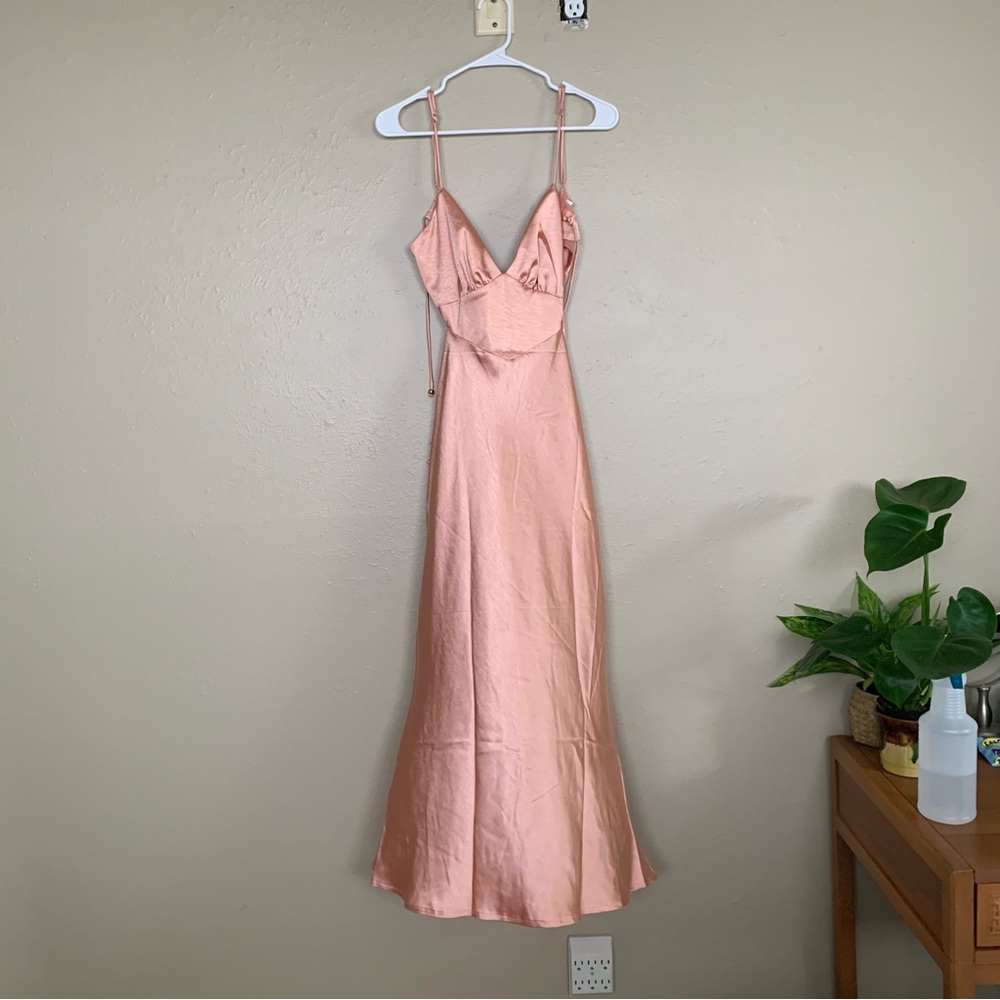 NWT Selfie Leslie Cut Out Midi Dress (pink desert rose)